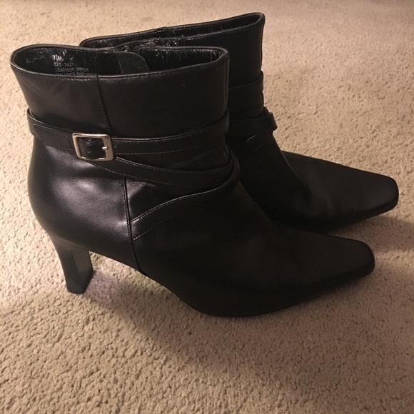 Shoes - Black leather straps heel ankle booties boots 7.5
